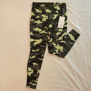 Lululemon Camo Swift Speed HR Tight 28” size: 10